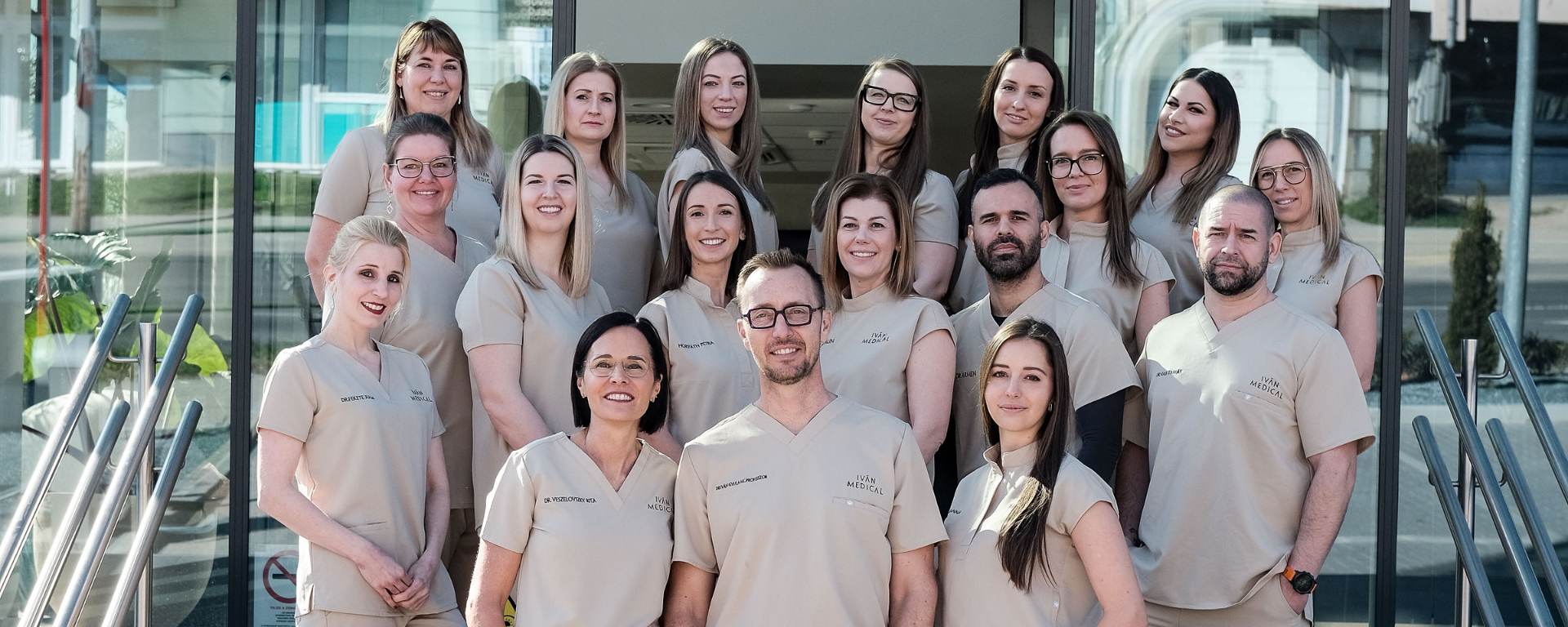 Ismerjen meg benn�nket!